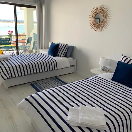 Sea View, Beachfront, Swimming Pool, Free Parking São Martinho do Porto