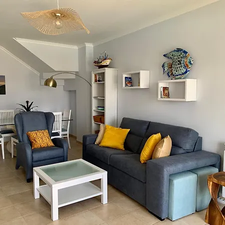 Sea View, Beachfront, Swimming Pool, Free Parking Apartamento