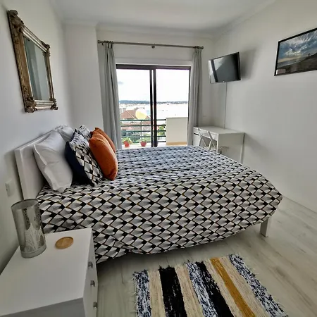 Apartamento Sea View, Beachfront, Swimming Pool, Free Parking *